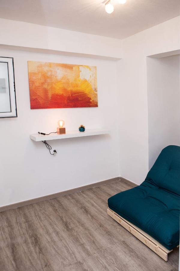 Stylish, Comfortable, Basement Loft-Like Apartment With Amenities Athens Ngoại thất bức ảnh