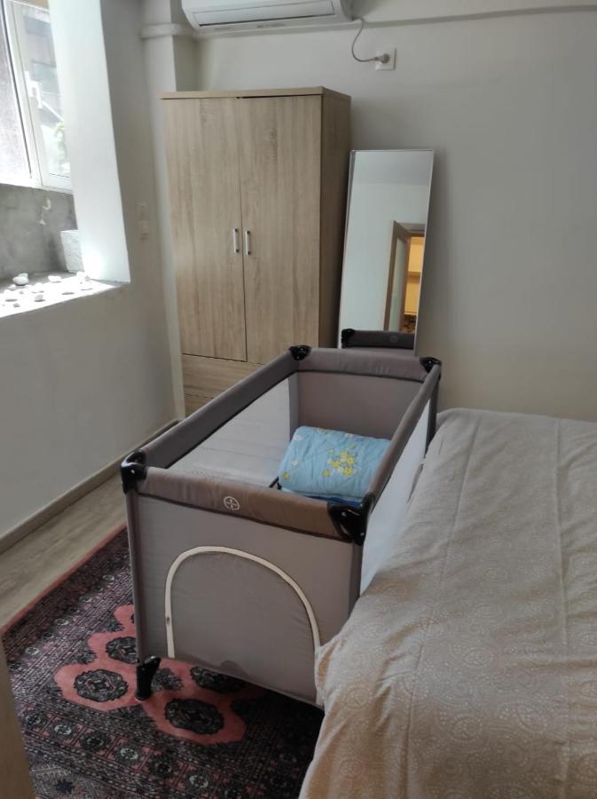 Stylish, Comfortable, Basement Loft-Like Apartment With Amenities Athens Ngoại thất bức ảnh