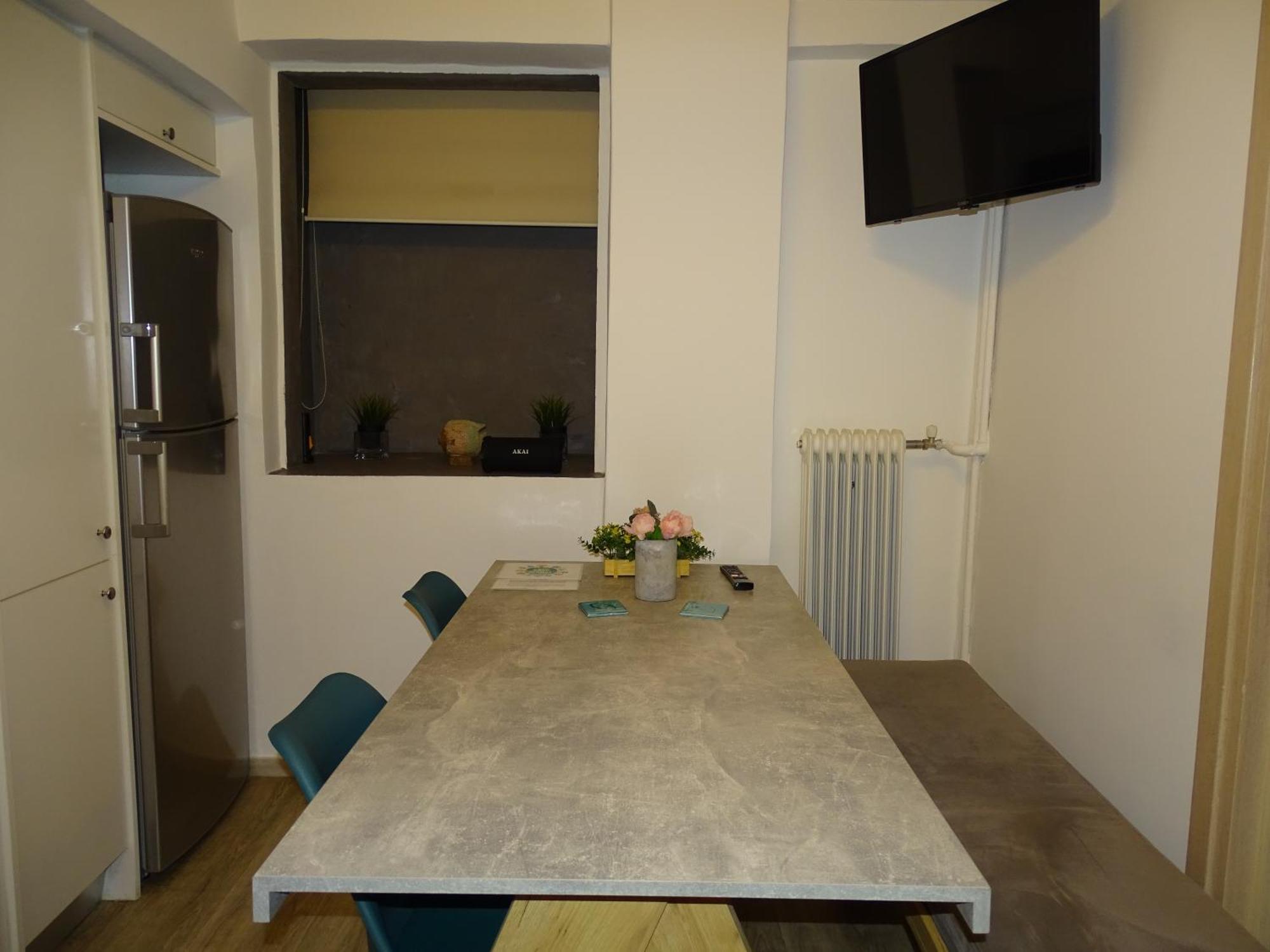 Stylish, Comfortable, Basement Loft-Like Apartment With Amenities Athens Ngoại thất bức ảnh